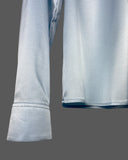 leger geschnittene seidenbluse, faltendetail an hals, blau, detailbild ärmel, wallmann